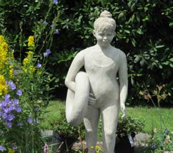 Betonfiguren – Nanas