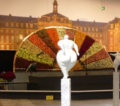 Betonfiguren – Nanas
