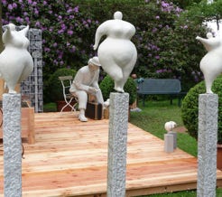 Betonfiguren – Nanas