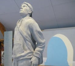 Betonskulpturen – Kunst im See