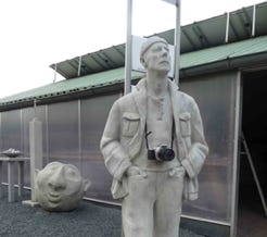 Betonskulpturen – Kunst im See