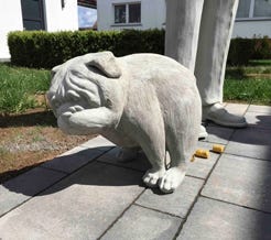 Betonfiguren – Nanas