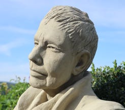 Betonfiguren – Nanas