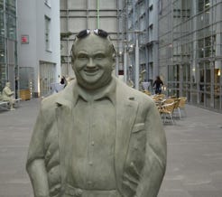 Betonskulpturen – Ausstellung Landtag